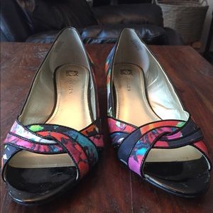 Anne Klein summer wedge shoe - size 9